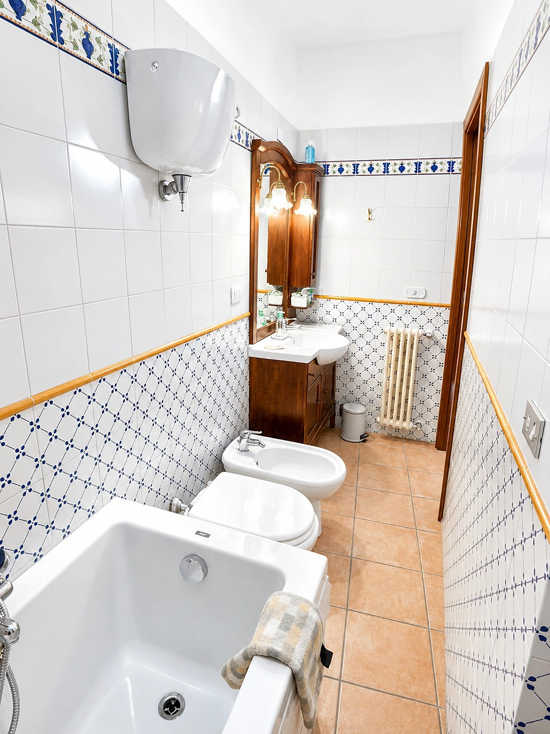 Bagno con vasca di Casa Milite Ignoto