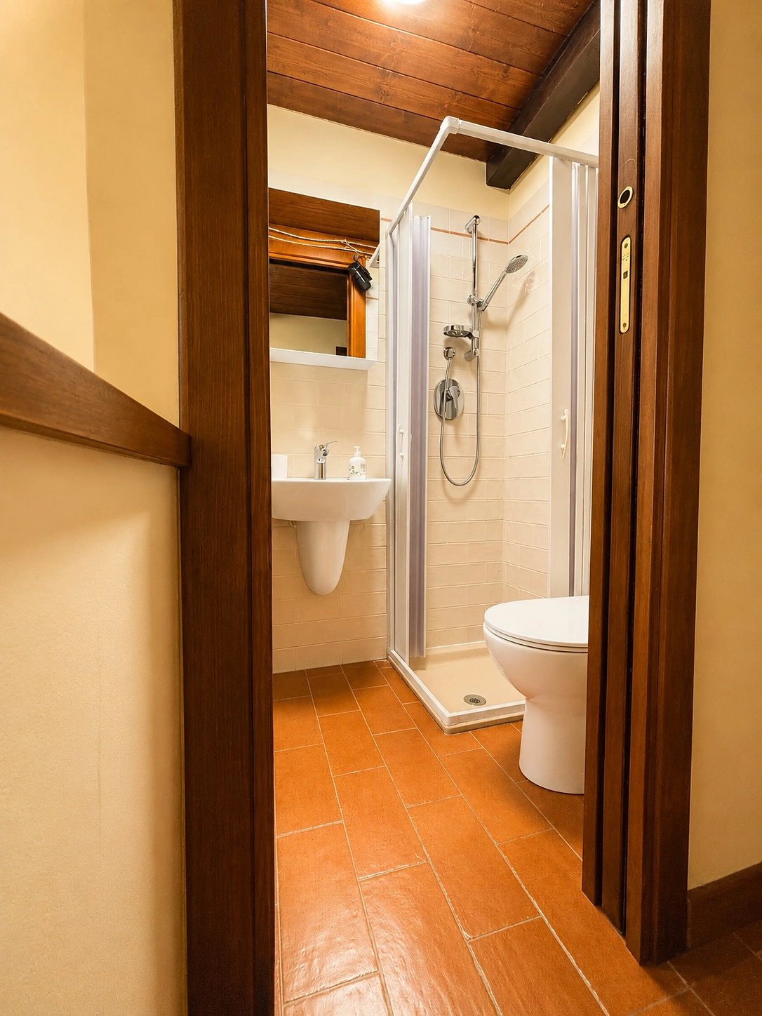 Bagno con doccia di Casa Pompelmo